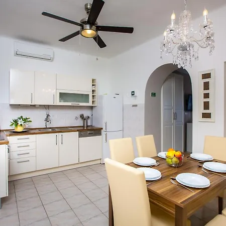 Apartment Riva *