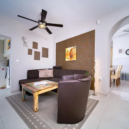 Riva Apartment *